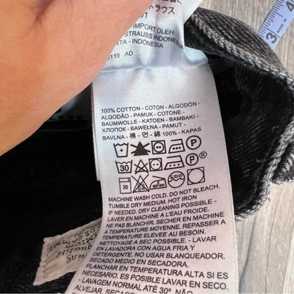 ☀️LEVI'S 501 Distressed Denim Short - Picture 8 of 8